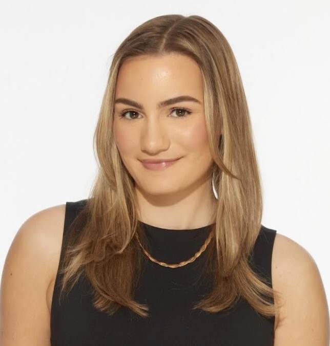 Photograph of the blog author, Elisabella Ricca.