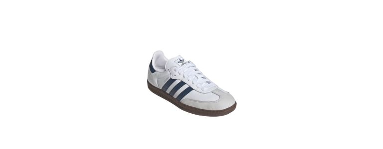 flat tennis like sneaker